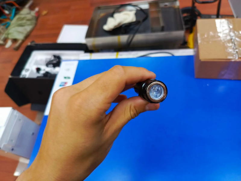 Фонарик Police Y-651