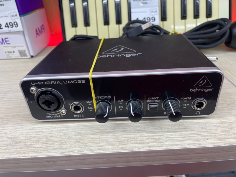 ЗВУКОВАЯ КАРТА Behringer UMC22