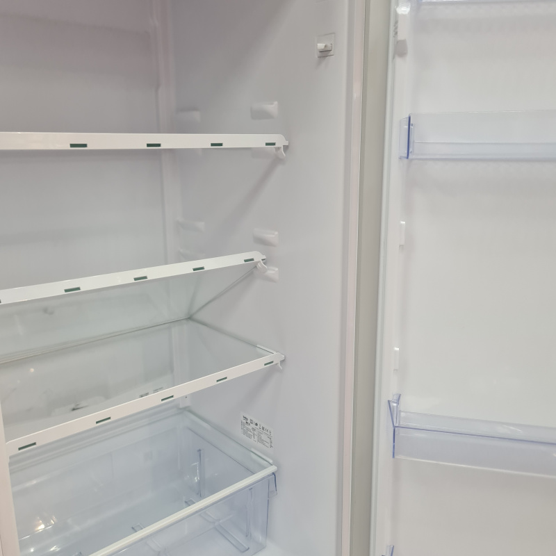 Холодильник Beko RCSK 340M21 W