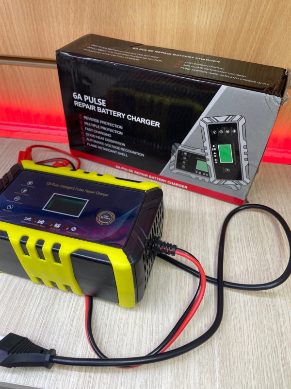 Зарядное устройства для автомобиля  12v