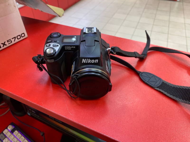 Фотоаппарат Nikon Coolpix5700